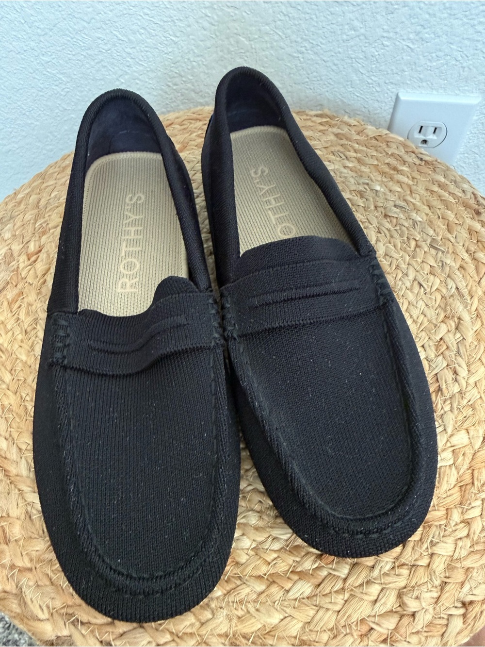 Rothy’s Women’s Black Slip-On Knit Penny Loafers Size 7.5